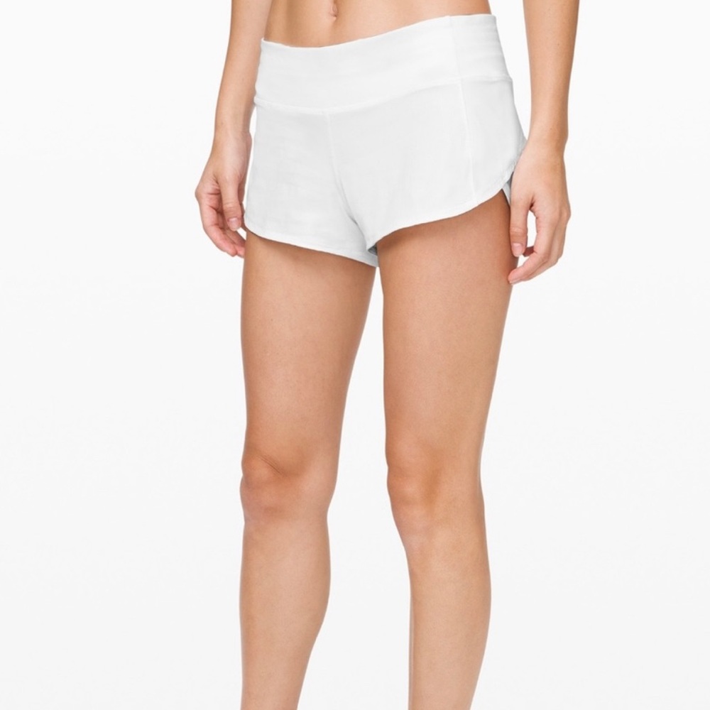 White lulu lemon Speed Up Short 
2.5"